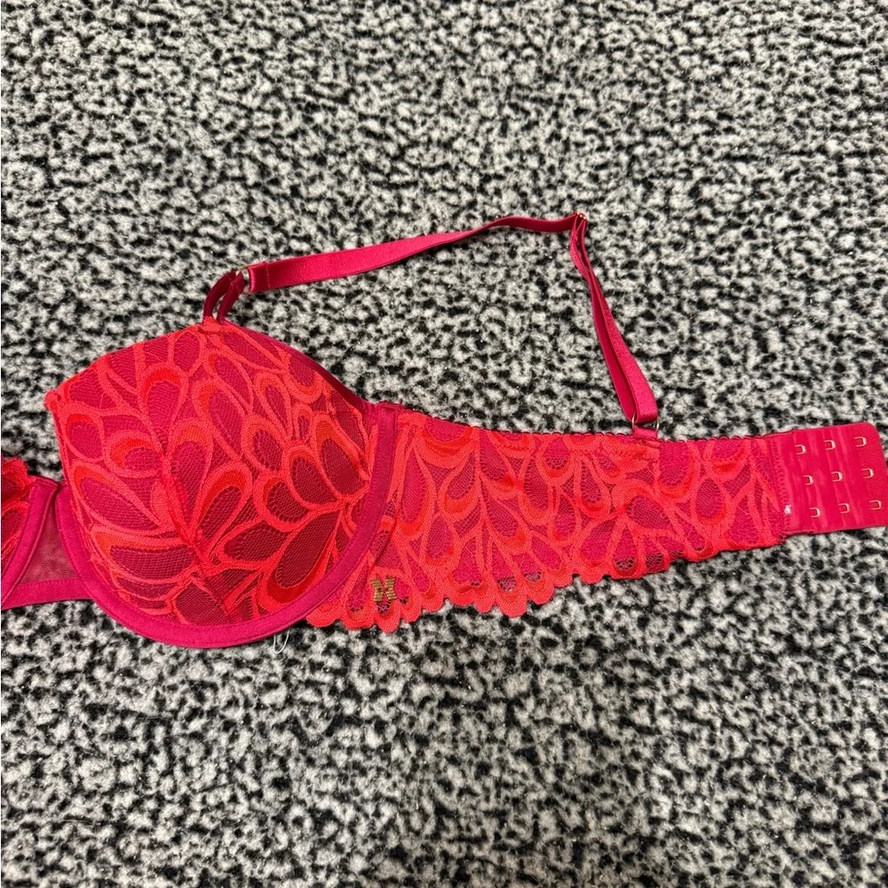 Savage X Fenty Vibrant Red Lace Bra - Picture 3 of 5